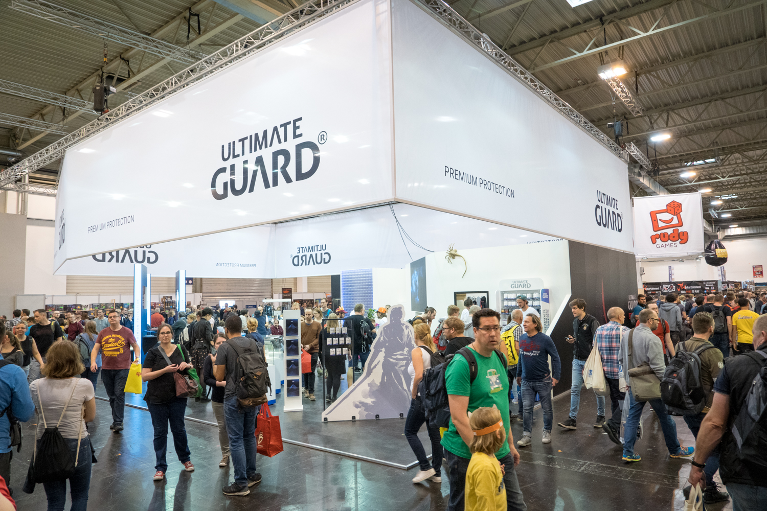 Ultimate Guard fair booth
