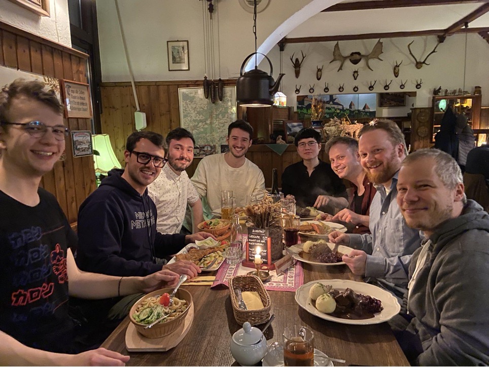 Frank Karsten and Andrea Mengucci and others in Restaurant