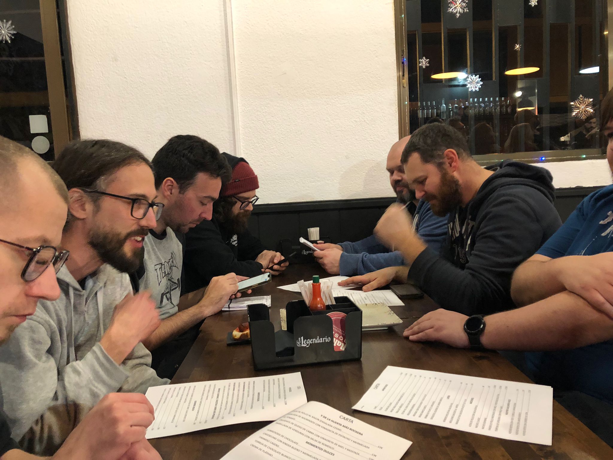 PieGonti, Markus (respectthecat), Kunde and Riccardo ordering food after the LMS Barcelona Day 1
