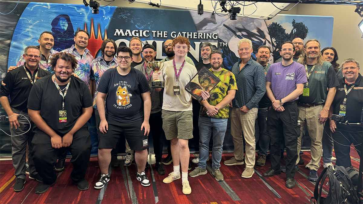 A photo of the players, NRG, MTGO/Daybreak, and UltimateGuard staff at the Magic Online Vintage Cube LIVE Prize Cube
